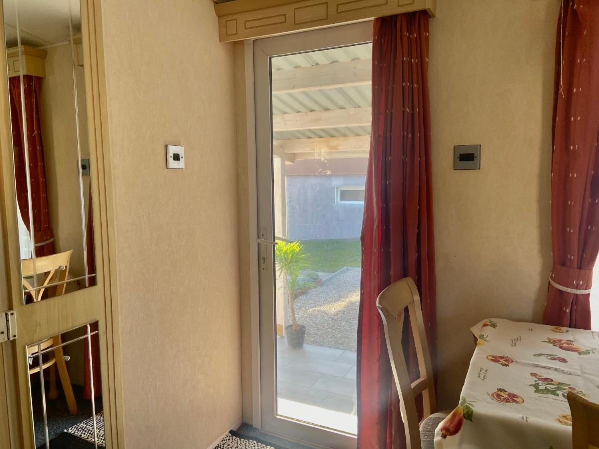 Kisvakond Vendeghaz Apartment Jeno Bagian luar foto